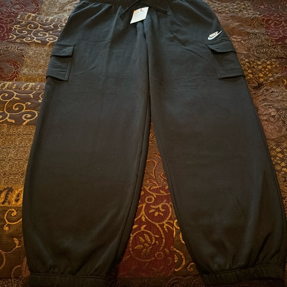 Nike Sportswear Fleece Lined Oversized Cargo Jogger